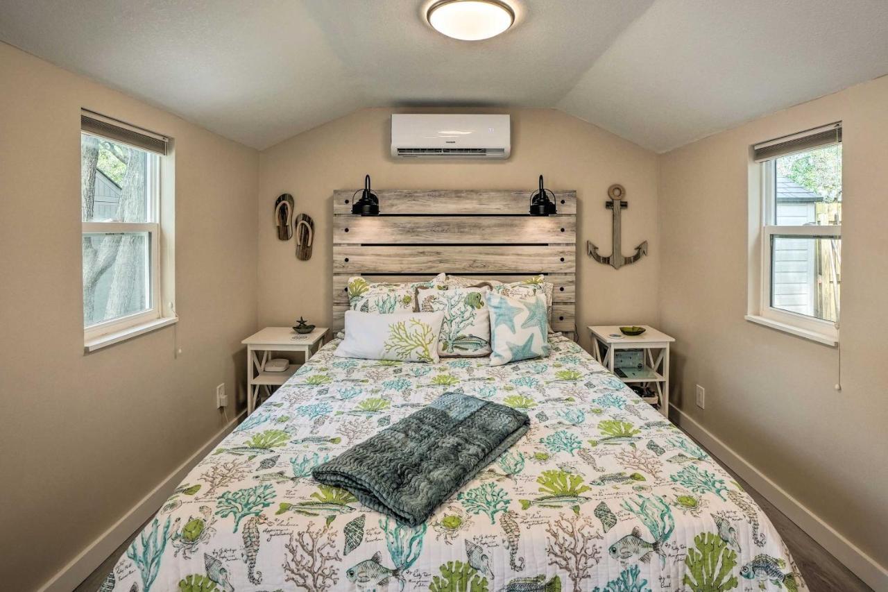 Tropical Palm Harbor Studio Walk To Gulf! Exteriör bild
