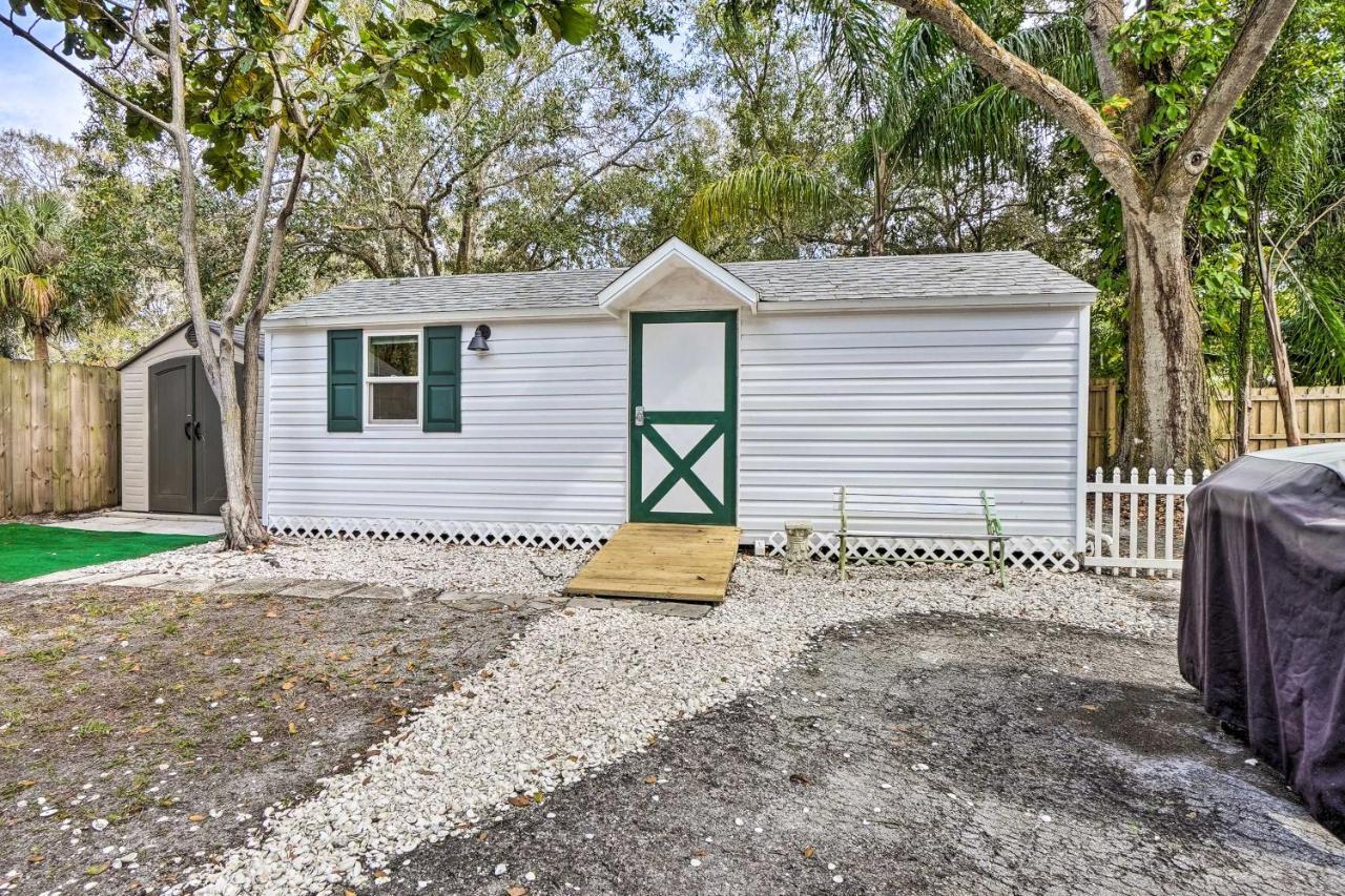 Tropical Palm Harbor Studio Walk To Gulf! Exteriör bild